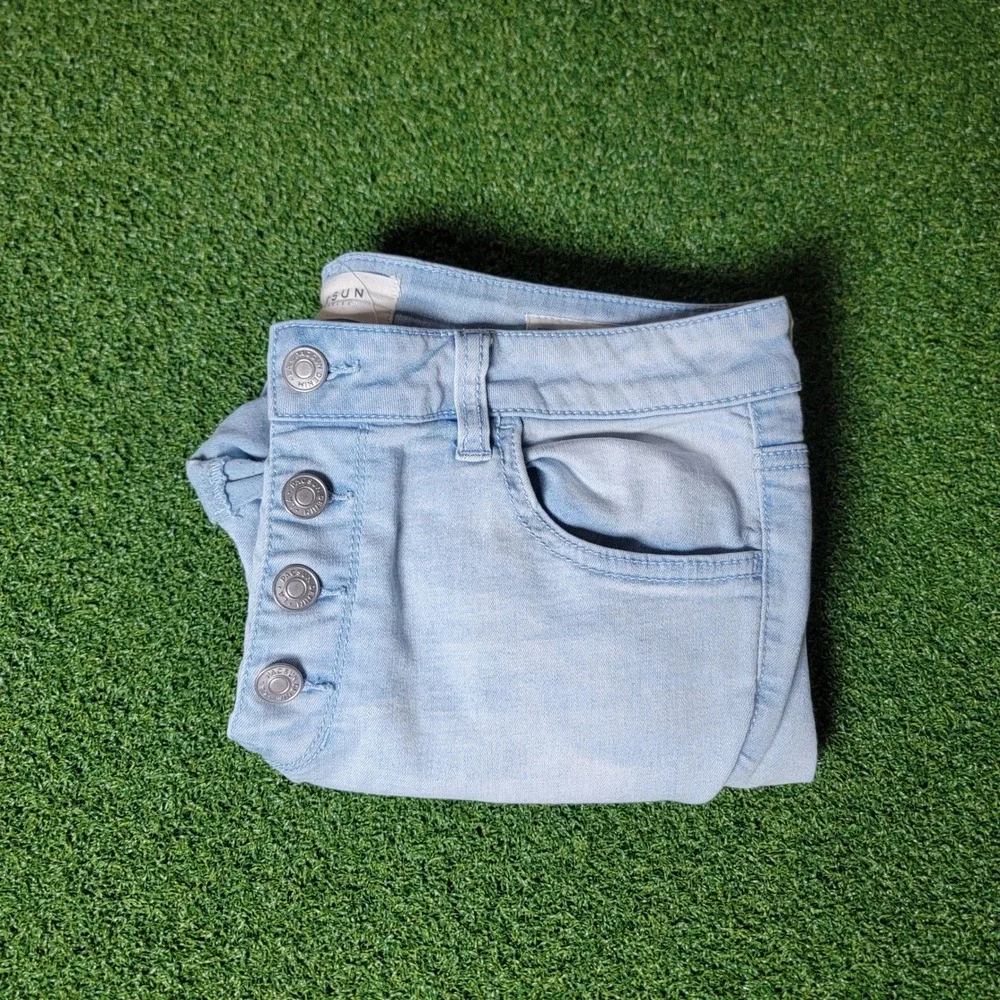 Pacsun Super Stretch Shortie Button Fly Light Wash Denim Shorts Size 29
